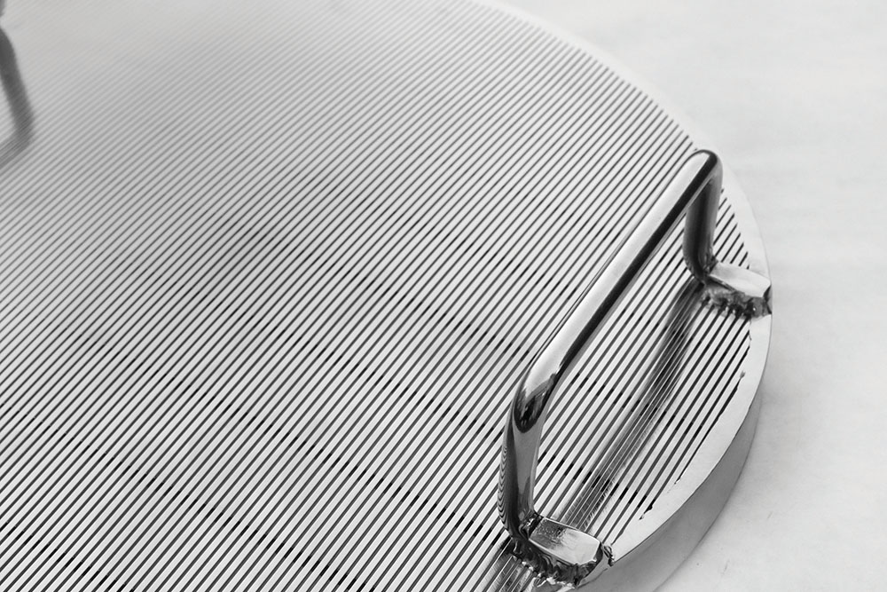 Stainless steel wedge wire false bottom with lifting handle